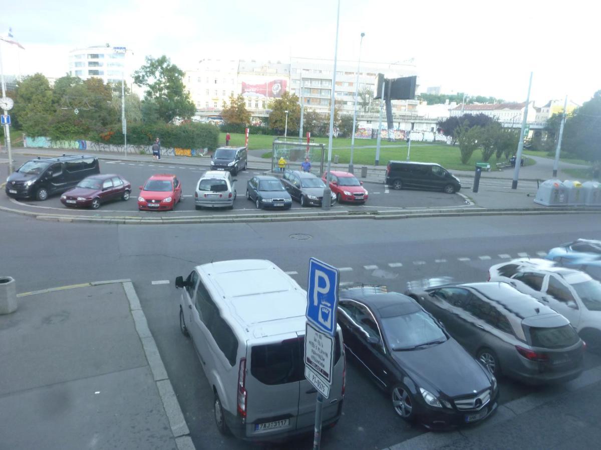 Apartment Van N Praga Zewnętrze zdjęcie